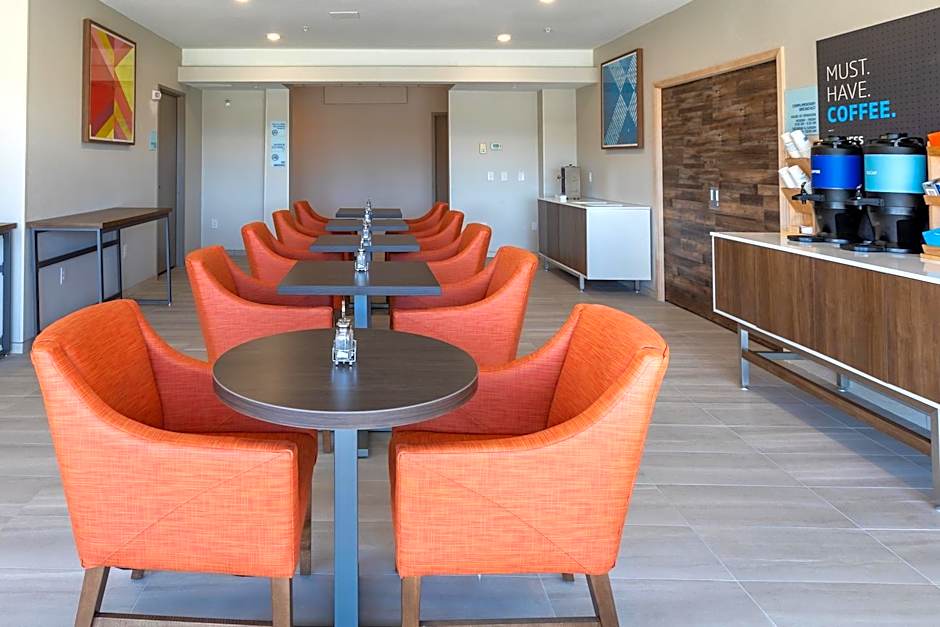 Holiday Inn Express & Suites Englewood - Denver South By IHG