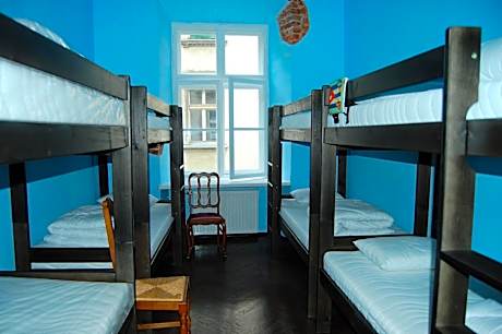 Bed in 14-Bed Mixed Dormitory Room
