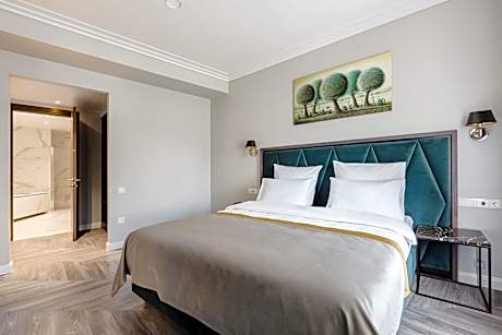 Executive Suite with SPA Access