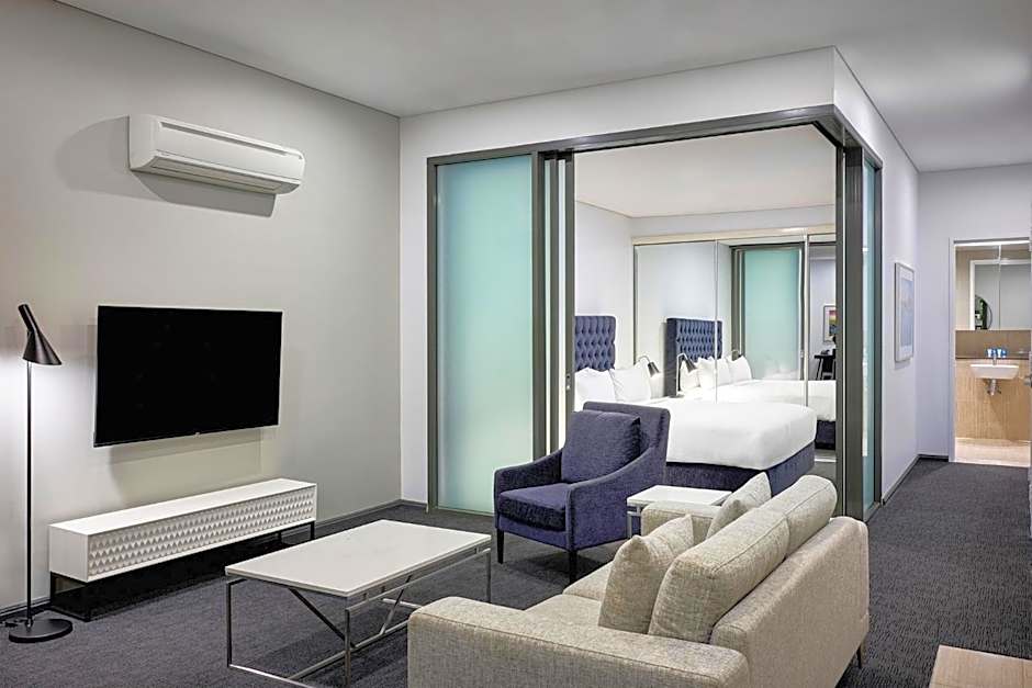 Meriton Suites Campbell Street, Sydney