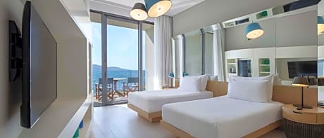 Premium Twin Room with Balcony and Sea View