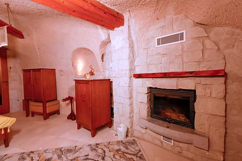 Anatelein Cave Hotel