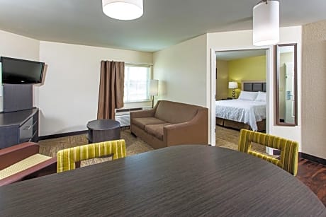 One Bedroom Suite with One Queen Bed