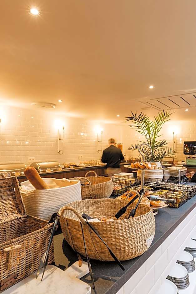 Hotel Cocoon