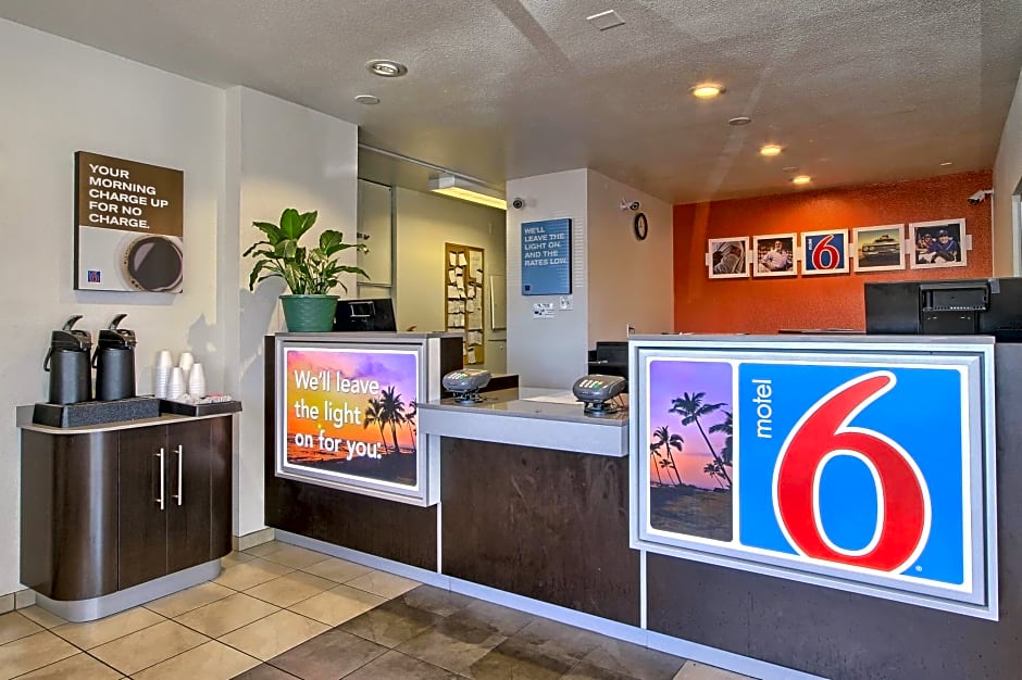 Motel 6-Tulare, CA