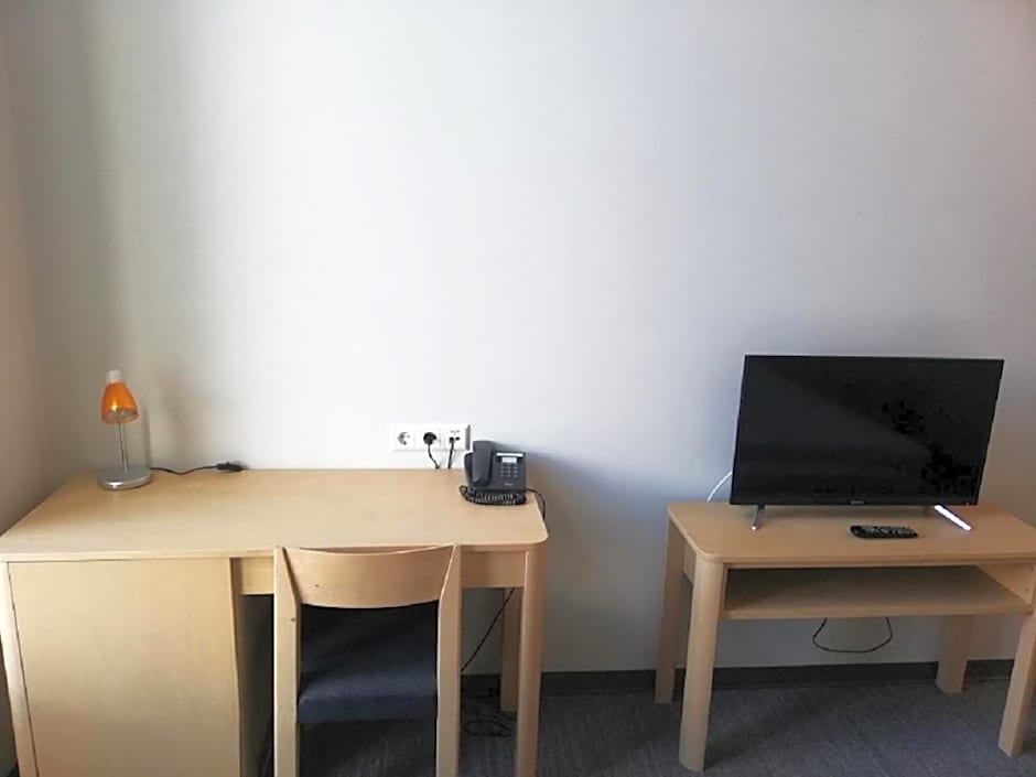 Zaliasis slenis - Self check-in hotel - Free parking