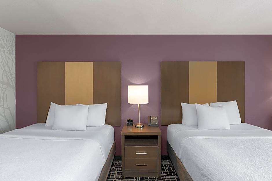 La Quinta Inn & Suites by Wyndham Fayetteville