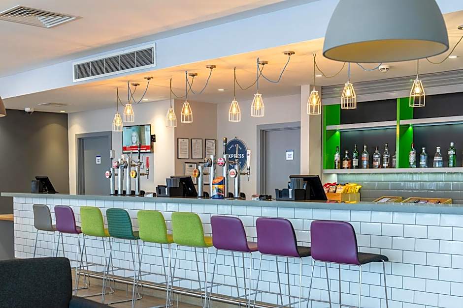 Holiday Inn Express Aberdeen Airport By IHG