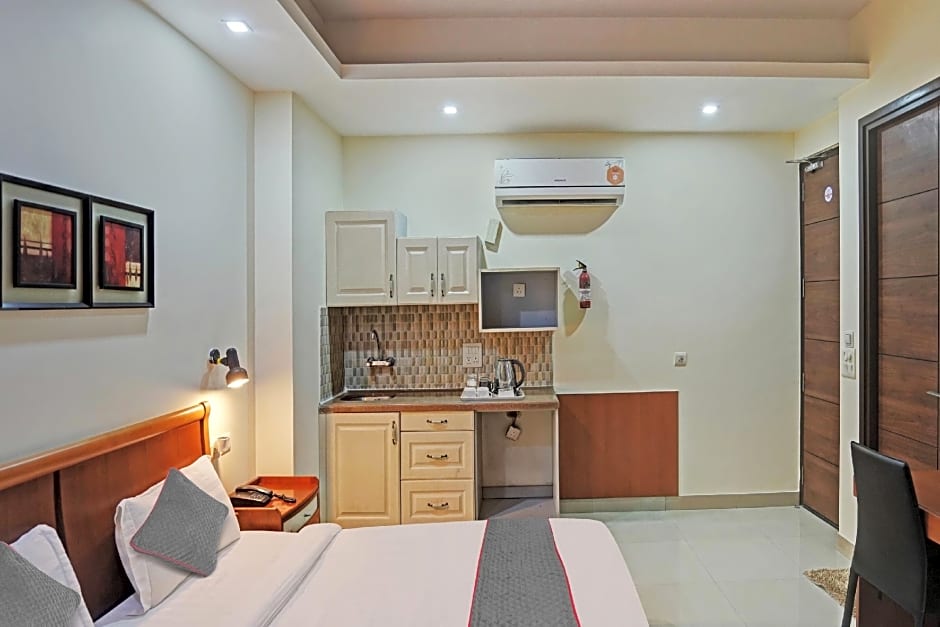 Qotel Noida 51 couple Friendly 