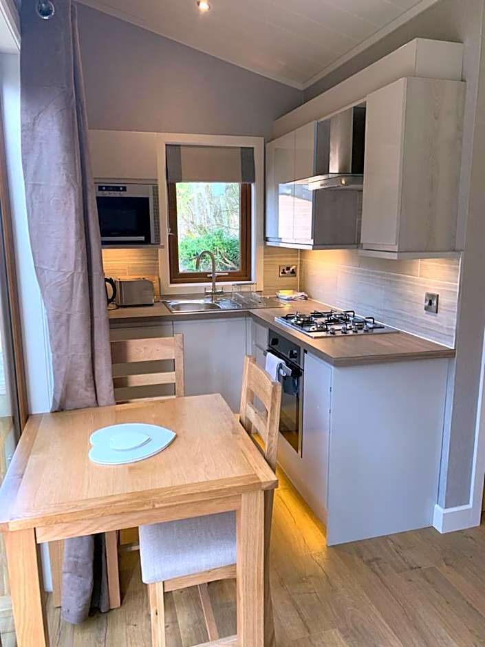 Herons Lake Retreat Hot Tub Lodges