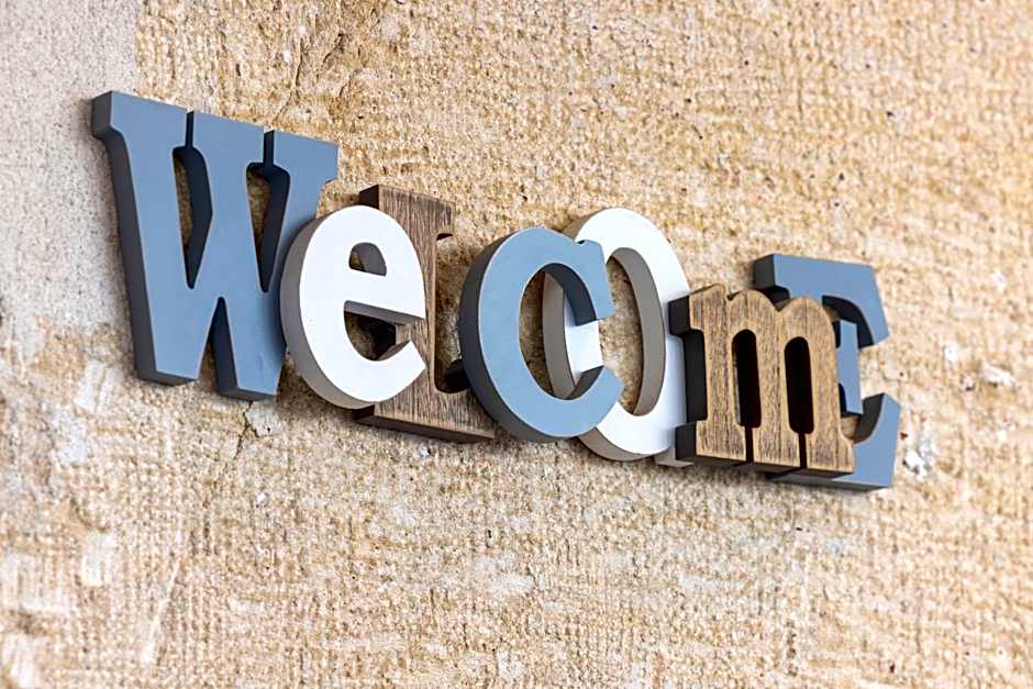 Le Regent Montmartre by Hiphophostels