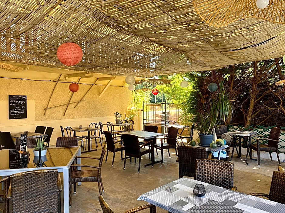 Auberge du relais d auniac Hotel Bar Restaurant Piscine