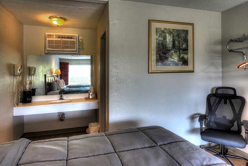 Volunteer Inn at Church Hill
