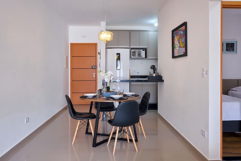 2 QUARTOS com Churrasqueira na Varanda, Piscina, Garagem interna, WiFi 500mbps, Ar Condicionado e Telas de Proteção