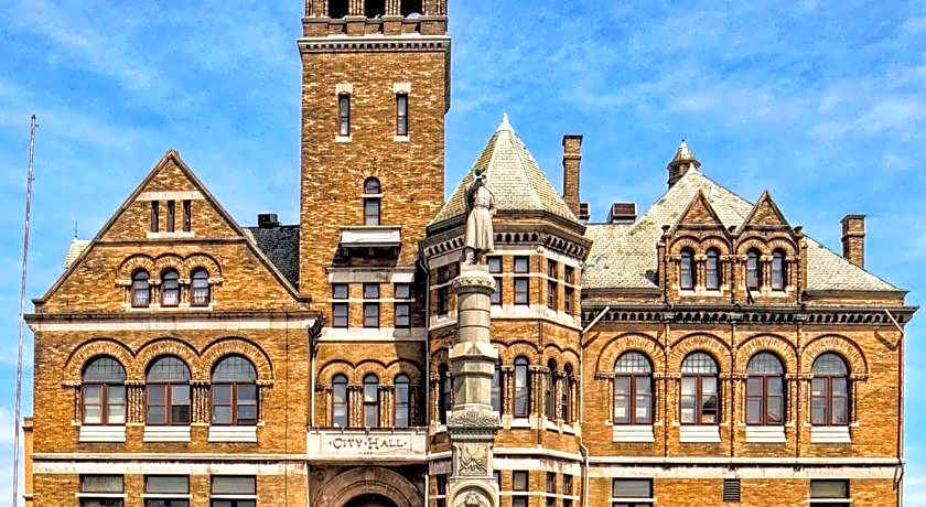City Hall Grand Hotel