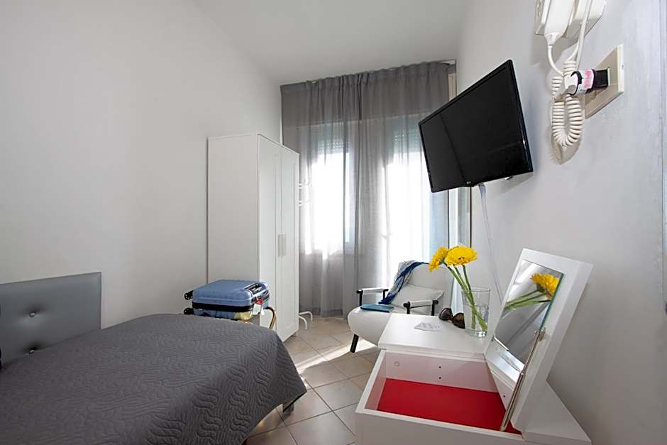 MoMo Seaview Hotel