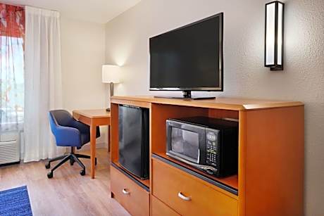 One-Bedroom Two Queen Suite