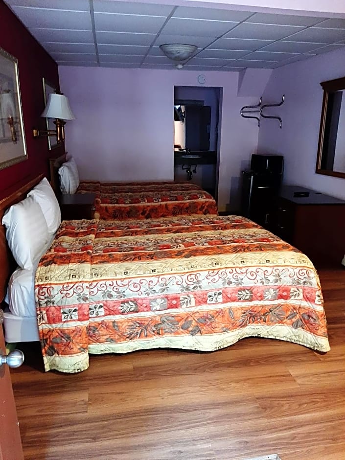 Travelers Lodge
