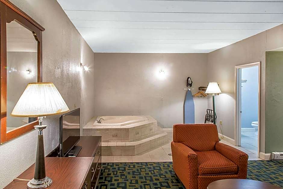 Econo Lodge Cranston - Providence