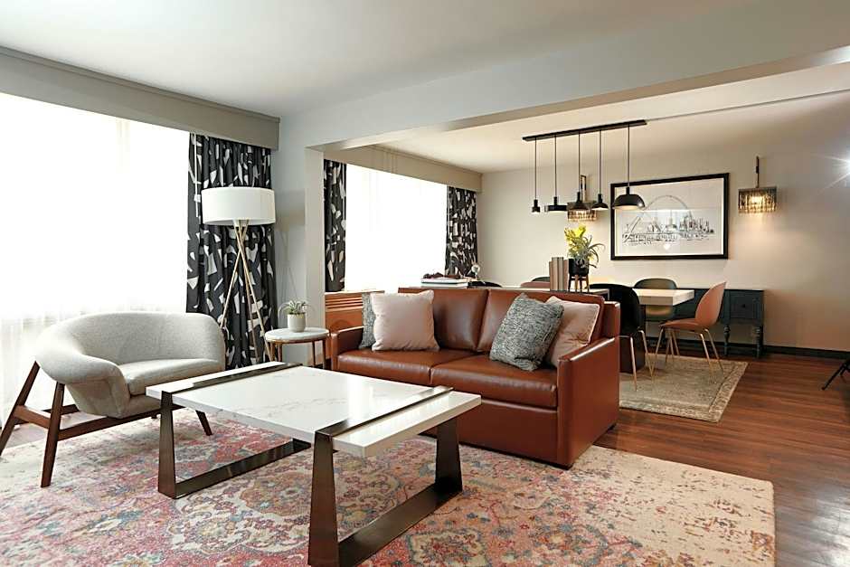 Photo 1 of 7 of Presidential 1 Bedroom 1 King Bed with Sofabed Suite