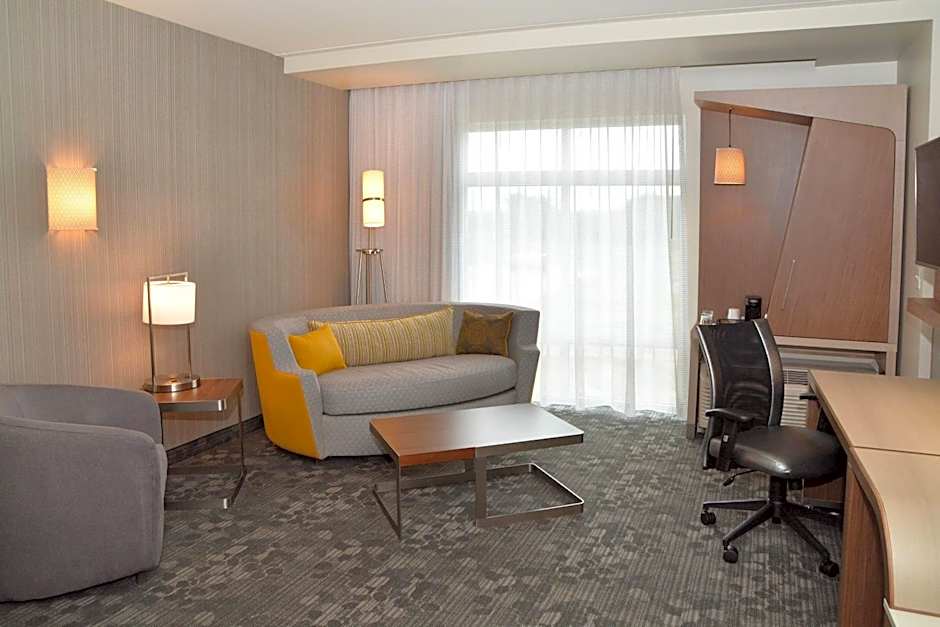 Courtyard by Marriott Youngstown Canfield