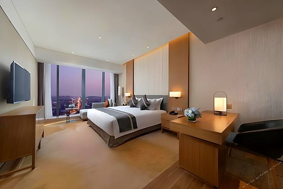 Photo 1 of 4 of Deluxe 1 King Bed