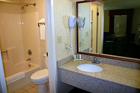 Queen Room with Two Queen Beds - 2nd Floor/Pet Friendly