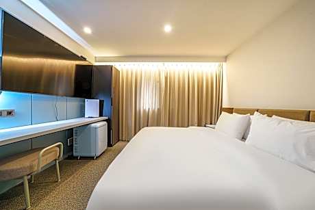 Premier 1 PC Room