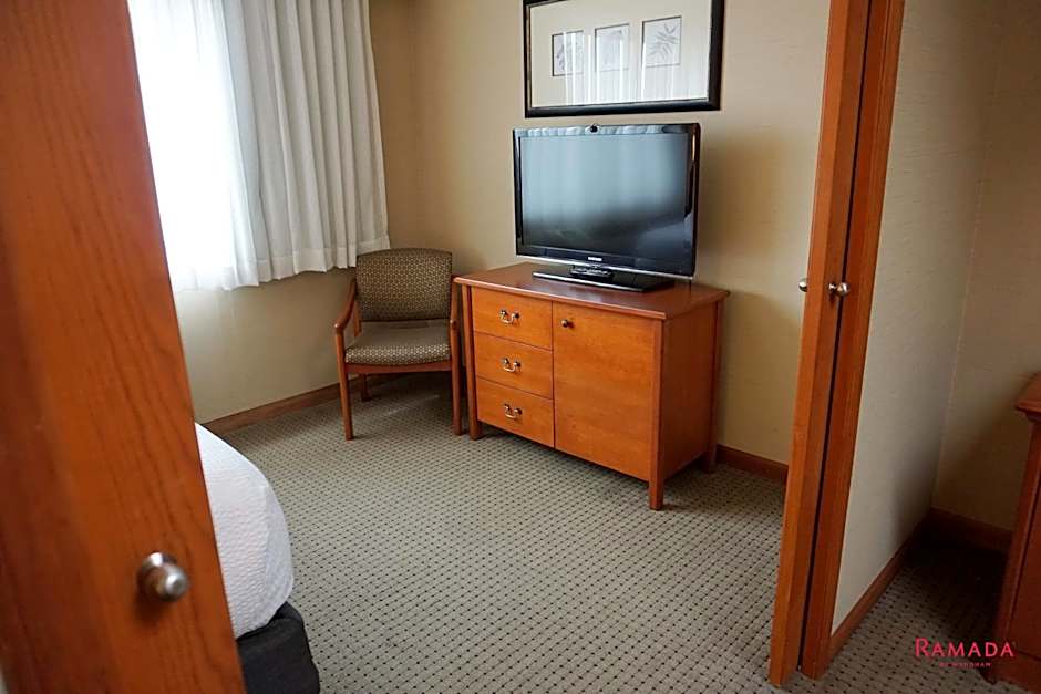 Ramada Hotel & Conference Center by Wyndham Kelowna