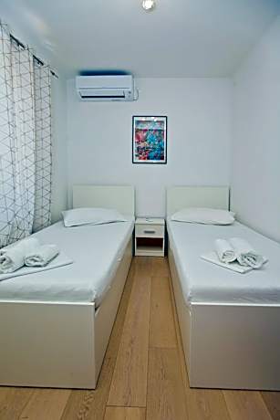 Luka's Lodge Guesthouse & Hostel