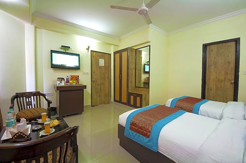 Capital O 2382 Hotel White House Continental