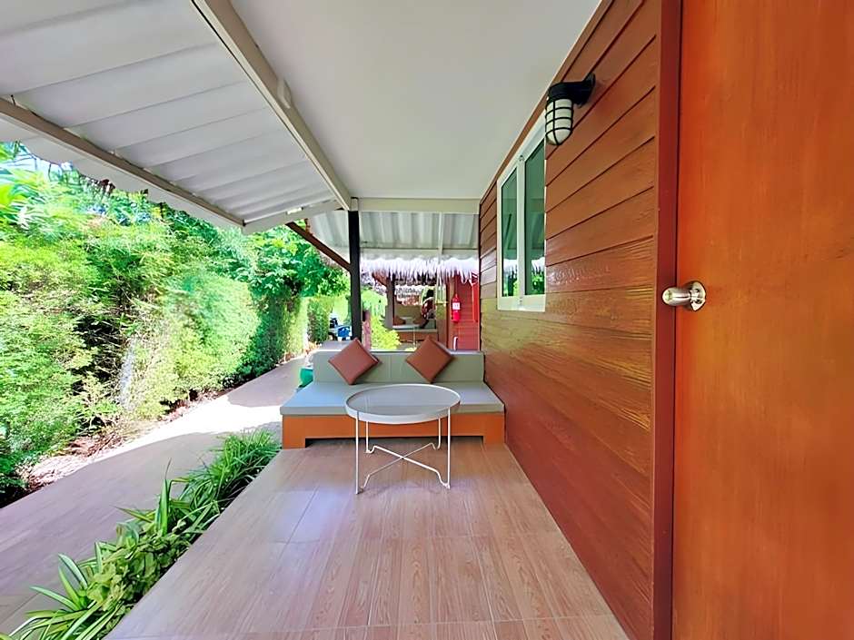 Charming Lipe Beach Resort