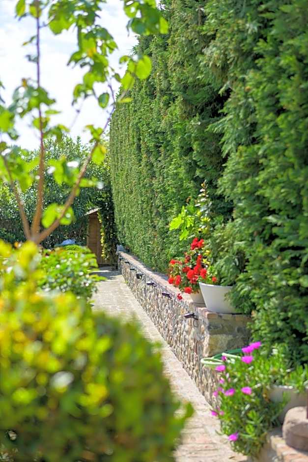 Oikies Small Elegant Houses