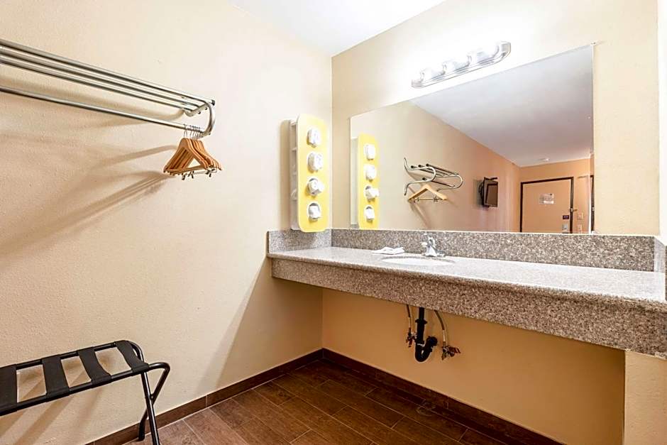 Motel 6-Blythe, CA - South