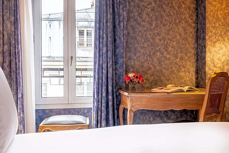 Hotel Baudelaire Opera