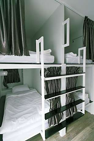 Bed in 4-Bed Mixed Dormitory Room