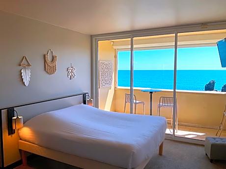 Deluxe Double Room with Balcony and Sea View