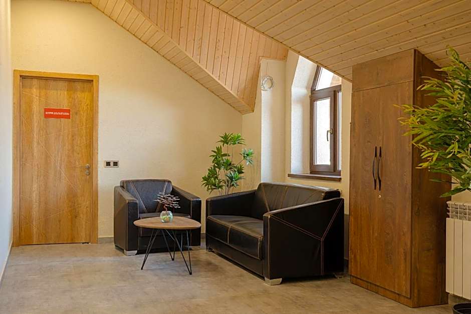 Ereto Hotel by SnowTime