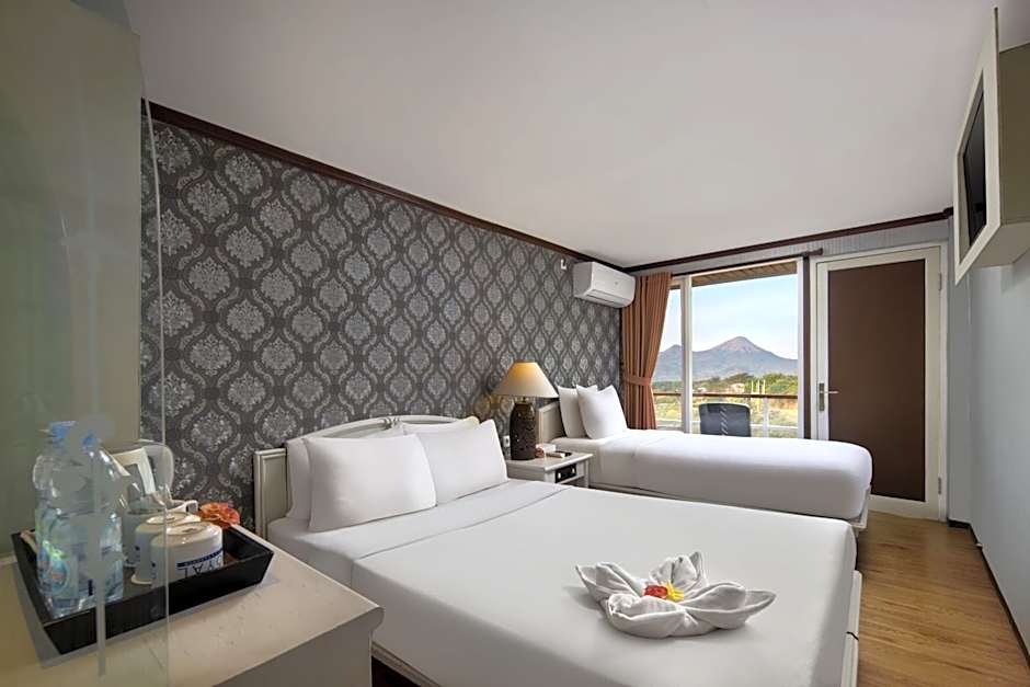 Royal Hotel and Outbound Trawas