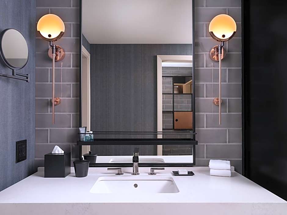 Hotel Distil, Autograph Collection