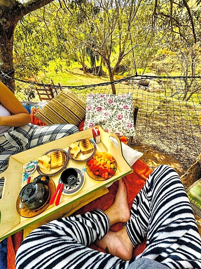 Aconchego no Domo BANHEIRA com AQUECIMENTO 7,5km centro Águas de Lindoia com COM CAFÉ, internet Starlink