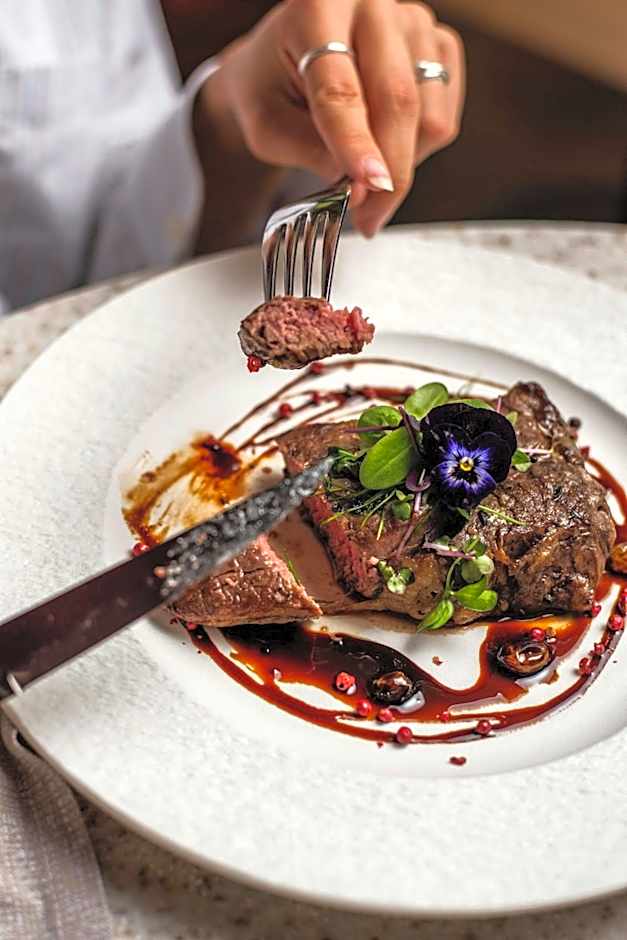 Neues Schloss Privat Hotel Zurich, Autograph Collection