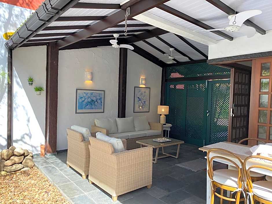 Juquehy - Condomínio de Frente para o Mar - Piscina Aquecida - Quadra de Tenis