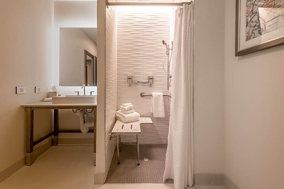 Element Dallas Downtown East