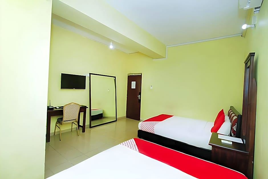 Green Palace Inn