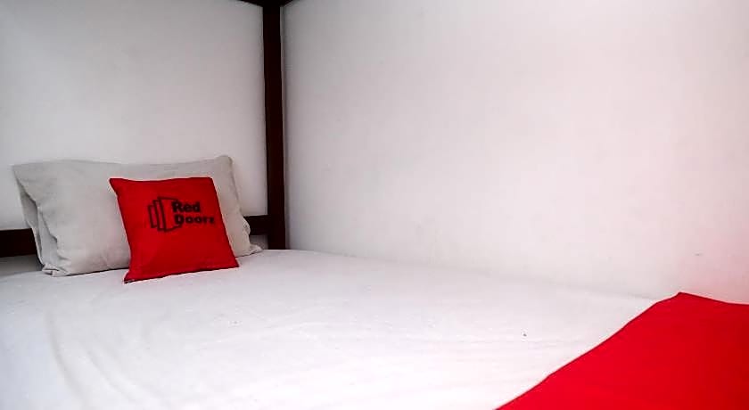 RedDoorz Apartment near Exit Toll Colomadu