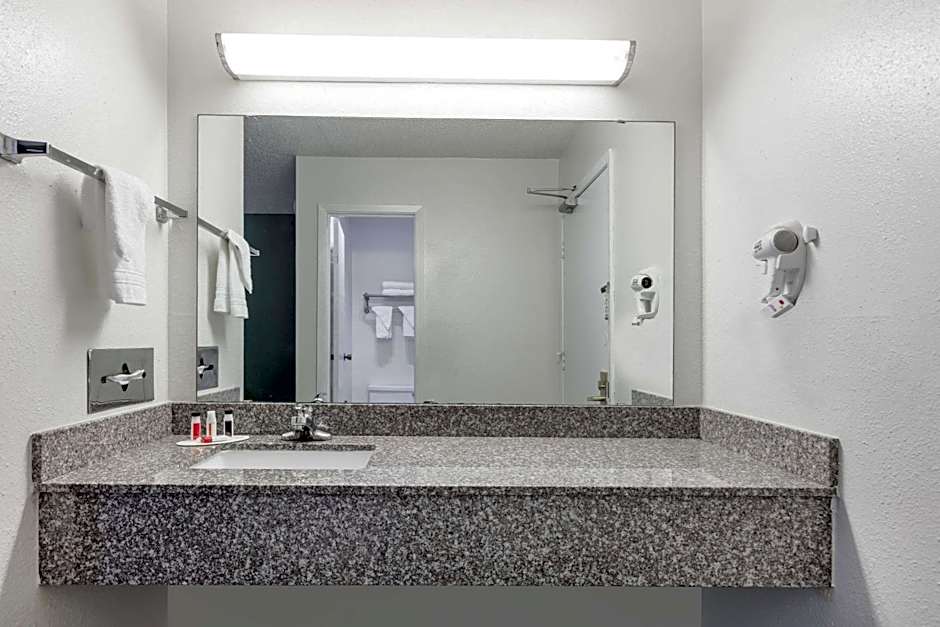 Super 8 by Wyndham Sapulpa/Tulsa Area