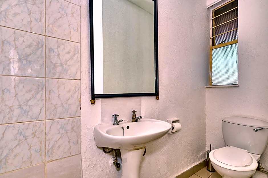 Inn & Out Sandton Park