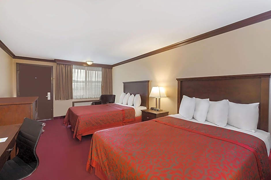 Days Inn by Wyndham Auburn