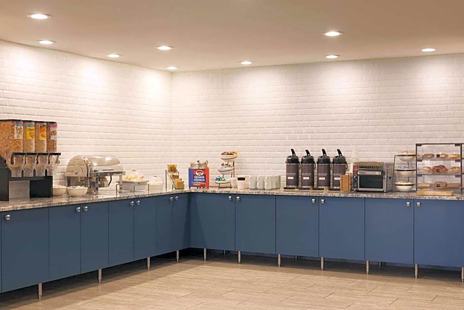 Country Inn & Suites by Radisson, Shoreview-Mounds View, MN